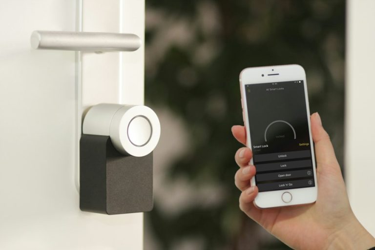 Aura 16A Smart Wi-Fi Power Socket Plug